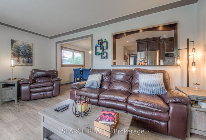 Photo 6 at 3 Kenwood Crescent, Huntington, Hamilton