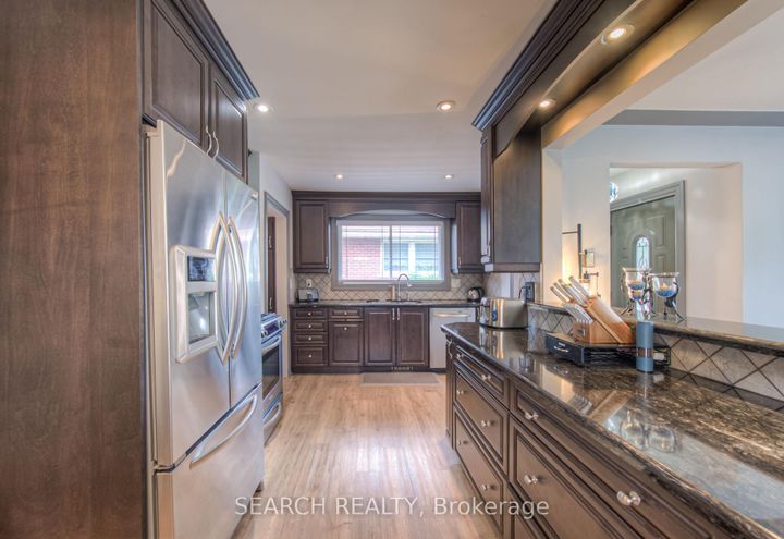 Photo 12 at 3 Kenwood Crescent, Huntington, Hamilton