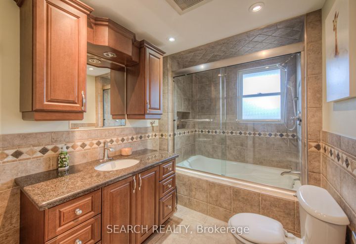 Photo 15 at 3 Kenwood Crescent, Huntington, Hamilton