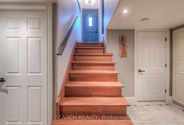 Photo 22 at 3 Kenwood Crescent, Huntington, Hamilton