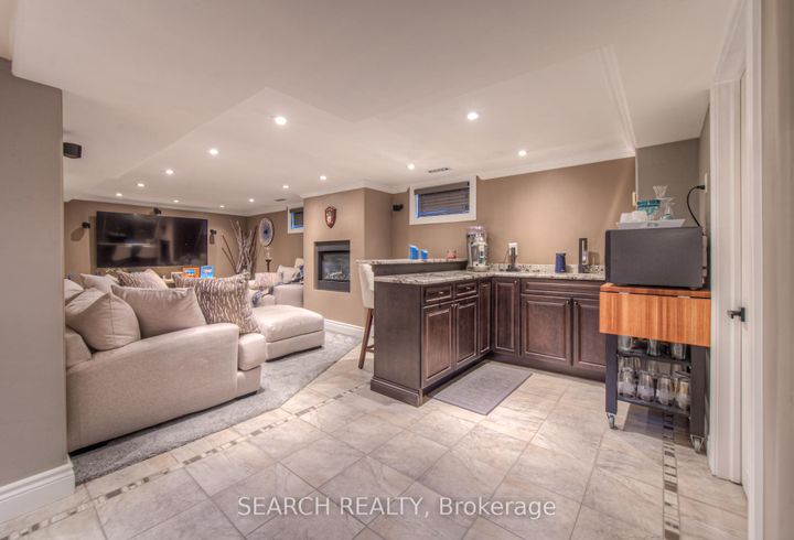 Photo 23 at 3 Kenwood Crescent, Huntington, Hamilton