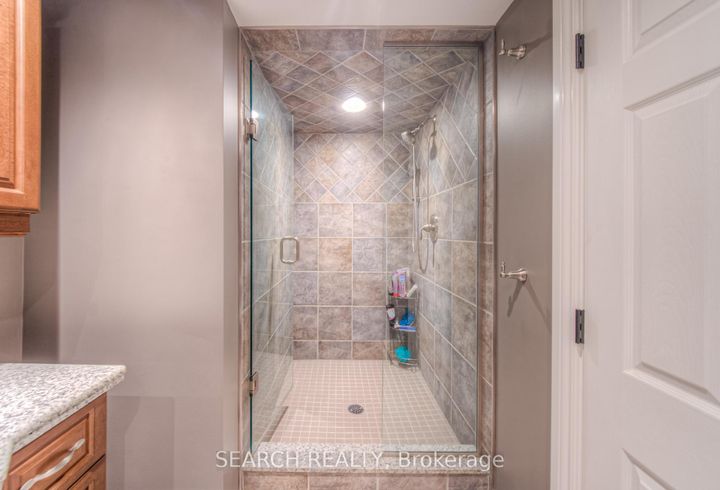 Photo 31 at 3 Kenwood Crescent, Huntington, Hamilton