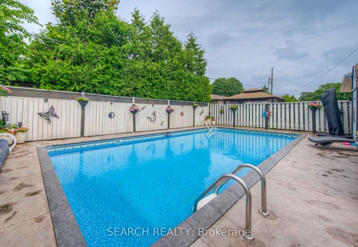 Photo 37 at 3 Kenwood Crescent, Huntington, Hamilton