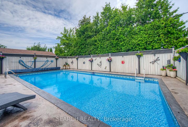 Photo 38 at 3 Kenwood Crescent, Huntington, Hamilton