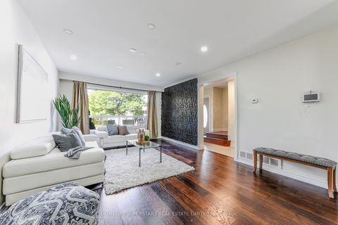 Photo 3 at 3 Lightwood Drive, Beaumonde Heights, Toronto