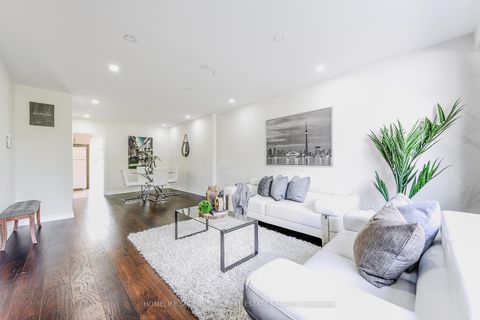 Photo 5 at 3 Lightwood Drive, Beaumonde Heights, Toronto