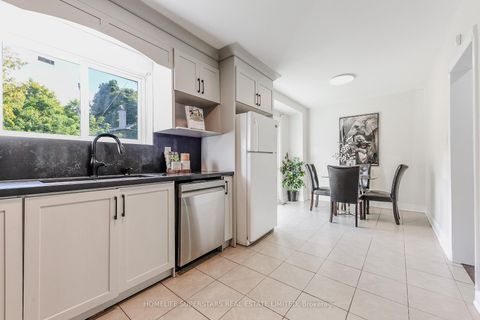 Photo 11 at 3 Lightwood Drive, Beaumonde Heights, Toronto