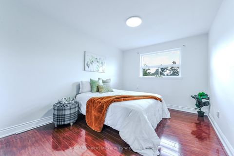 Photo 17 at 3 Lightwood Drive, Beaumonde Heights, Toronto