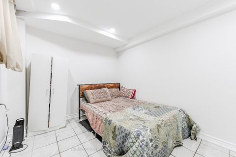Photo 33 at 3 Lightwood Drive, Beaumonde Heights, Toronto