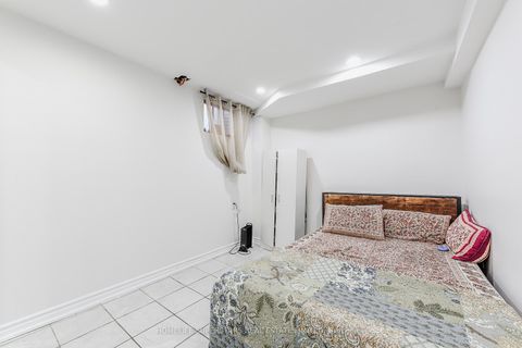 Photo 34 at 3 Lightwood Drive, Beaumonde Heights, Toronto