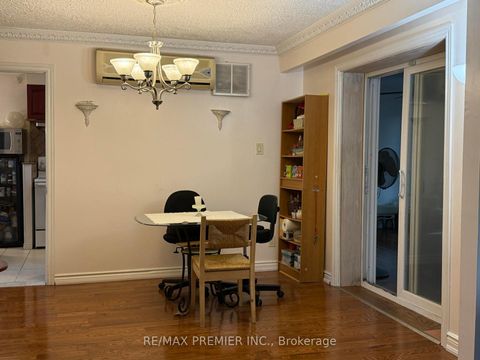 Photo 4 at 37 Dee Avenue, Pelmo Park W4, Toronto