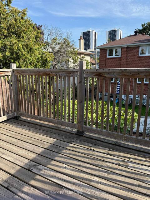 Photo 7 at 37 Dee Avenue, Pelmo Park W4, Toronto