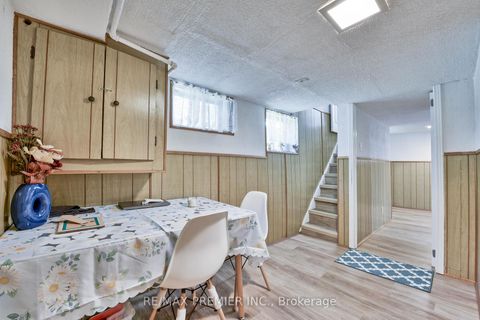Photo 6 at 1 Edgebrook Drive, Beaumonde Heights, Toronto
