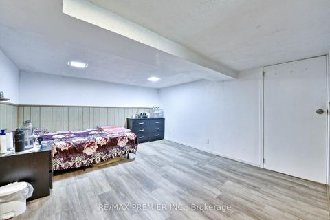 Photo 8 at 1 Edgebrook Drive, Beaumonde Heights, Toronto