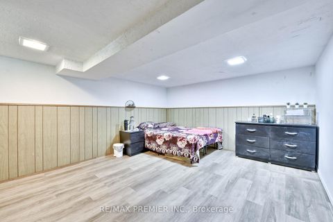 Photo 9 at 1 Edgebrook Drive, Beaumonde Heights, Toronto