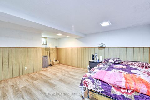 Photo 10 at 1 Edgebrook Drive, Beaumonde Heights, Toronto