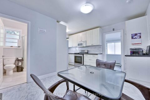 Photo 19 at 1 Edgebrook Drive, Beaumonde Heights, Toronto