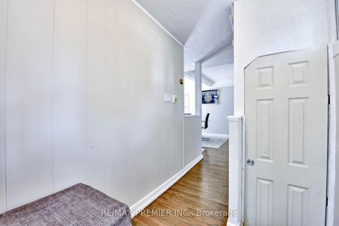 Photo 31 at 1 Edgebrook Drive, Beaumonde Heights, Toronto