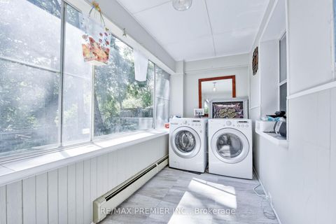 Photo 32 at 1 Edgebrook Drive, Beaumonde Heights, Toronto