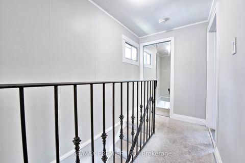 Photo 34 at 1 Edgebrook Drive, Beaumonde Heights, Toronto