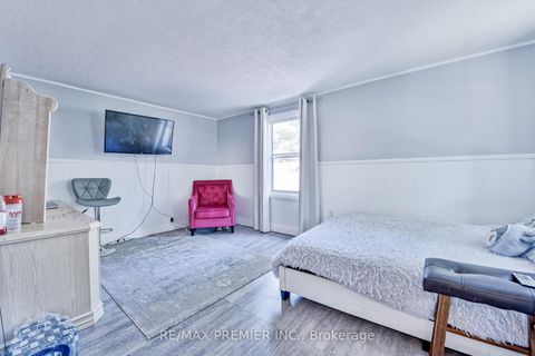 Photo 35 at 1 Edgebrook Drive, Beaumonde Heights, Toronto
