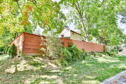 Photo 40 at 1 Edgebrook Drive, Beaumonde Heights, Toronto