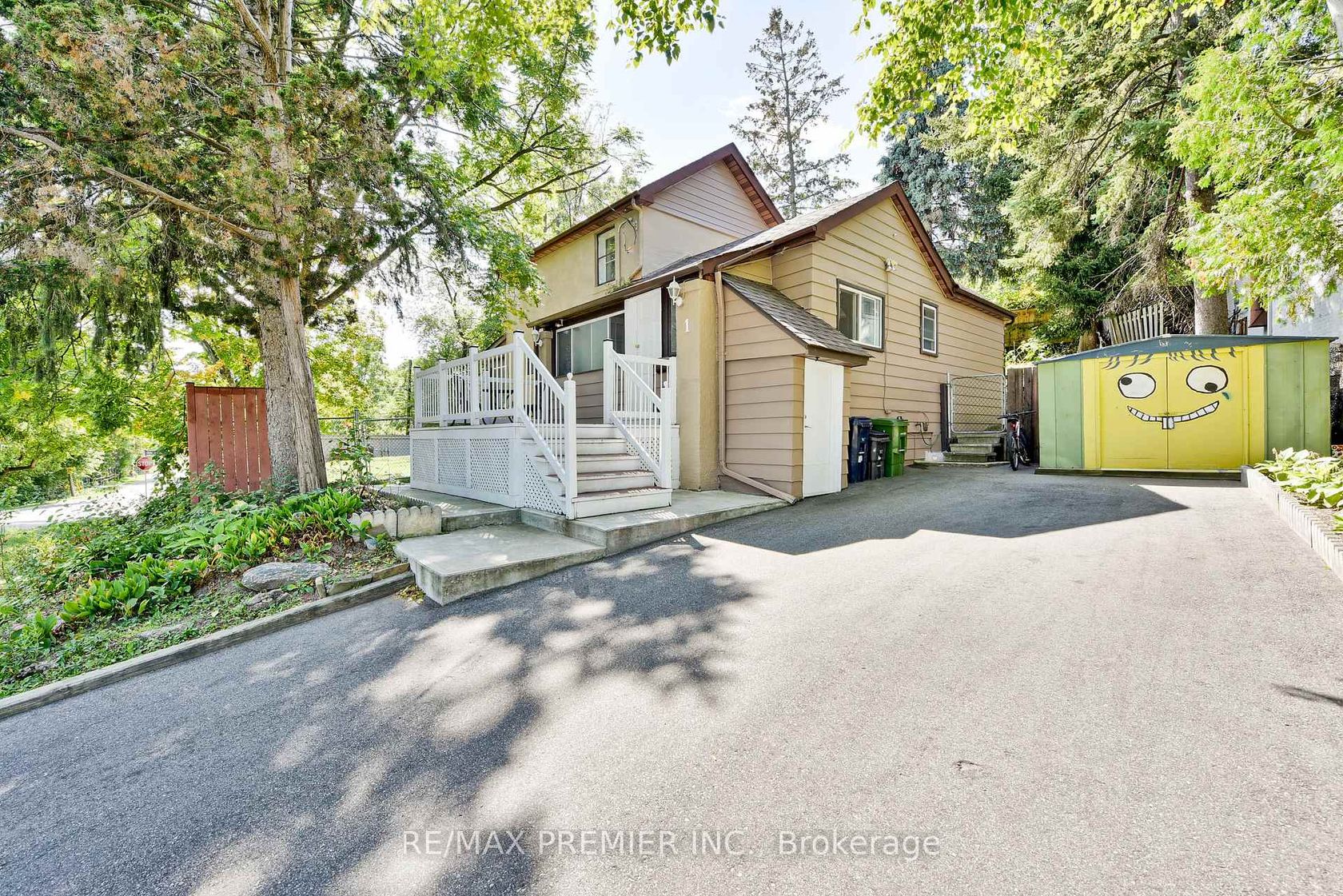 1 Edgebrook Drive, Beaumonde Heights, Toronto 