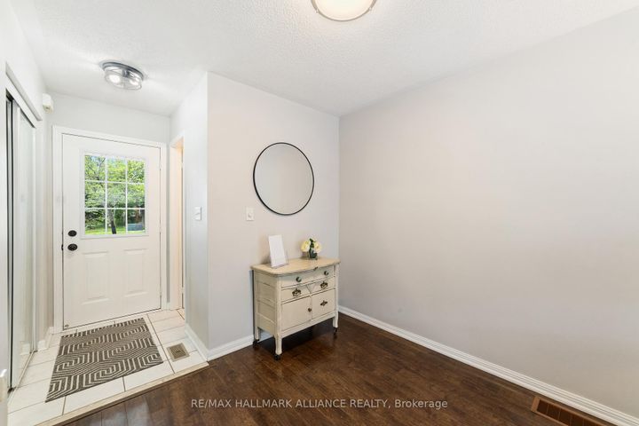 Photo 2 at 2185 Baronwood Drive, WM Westmount, Oakville