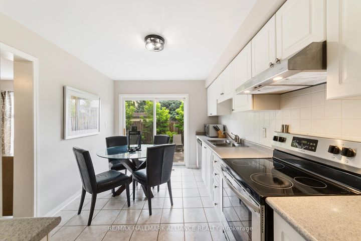 Photo 10 at 2185 Baronwood Drive, WM Westmount, Oakville