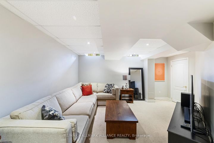Photo 22 at 2185 Baronwood Drive, WM Westmount, Oakville