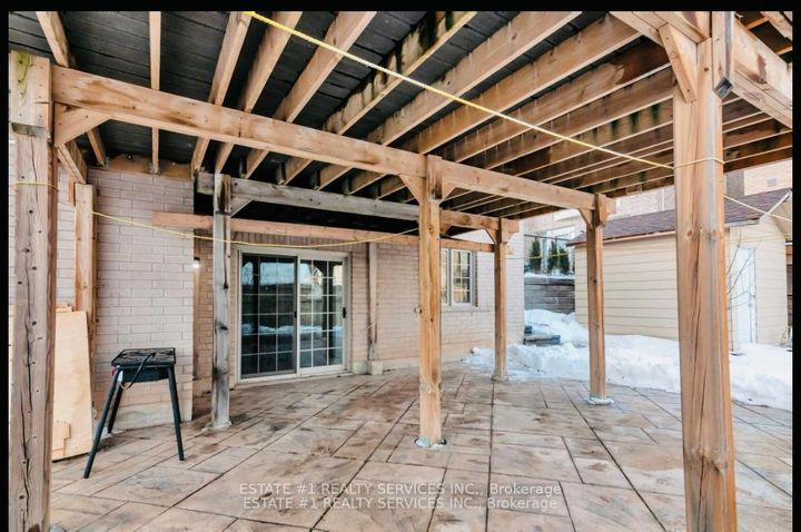 Photo 6 at 4 Agincourt Circle, Credit Valley, Brampton