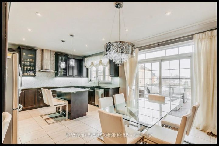 Photo 11 at 4 Agincourt Circle, Credit Valley, Brampton
