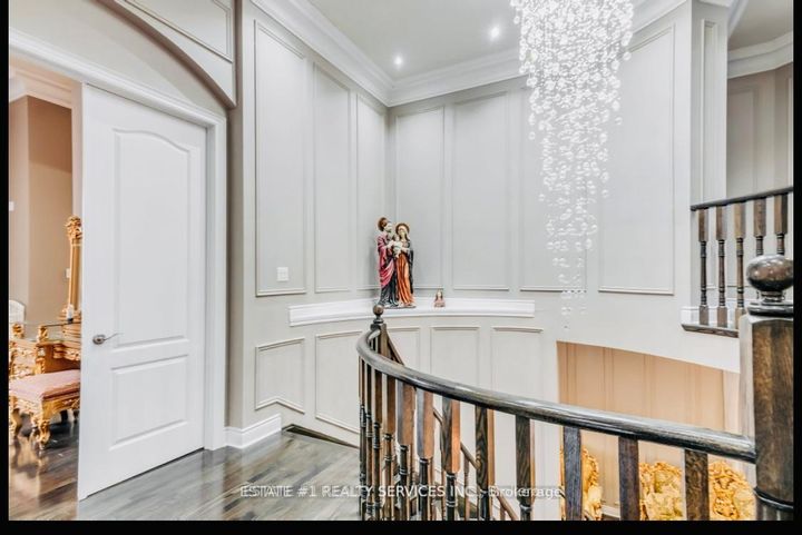 Photo 19 at 4 Agincourt Circle, Credit Valley, Brampton