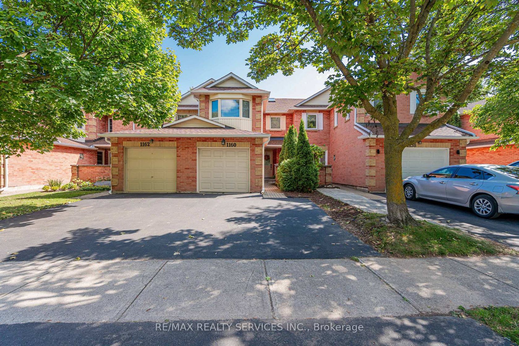 1160 Mccraney Street E, CP College Park, Oakville 