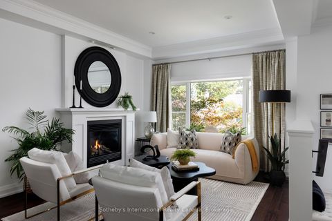 Photo 2 at 24 Parkview Heights, Cliffside, Toronto