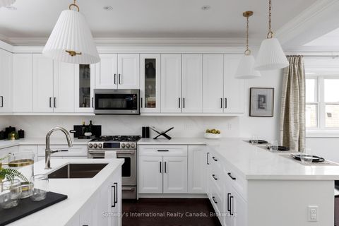 Photo 9 at 24 Parkview Heights, Cliffside, Toronto