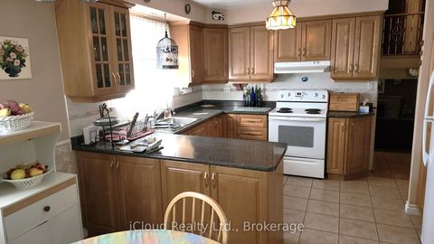 Photo 7 at 214 Fairglen Avenue, L'Amoreaux, Toronto