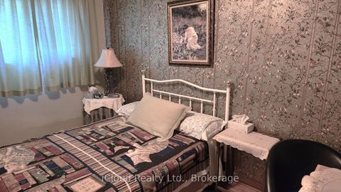 Photo 11 at 214 Fairglen Avenue, L'Amoreaux, Toronto