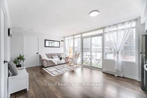Photo 10 at 1015 - 25 Telegram Mews, Waterfront Communities C1, Toronto