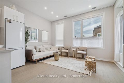 Photo 3 at 101 - 3285 Carding Mill Trail, GO Glenorchy, Oakville
