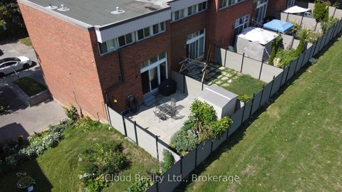 Photo 2 at 57 John Cabot Way, Jane Heights, Toronto