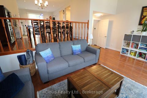 Photo 12 at 57 John Cabot Way, Jane Heights, Toronto