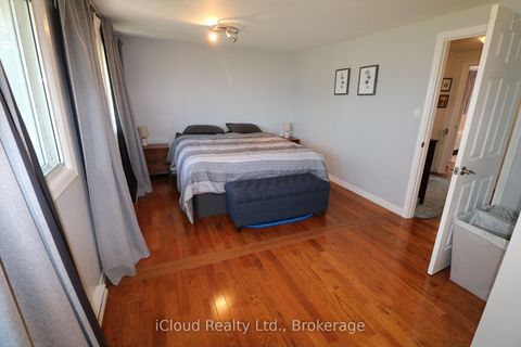 Photo 14 at 57 John Cabot Way, Jane Heights, Toronto