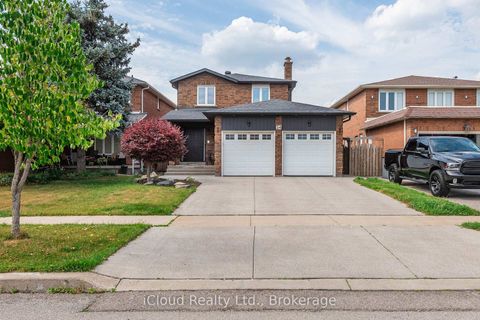 Photo 1 at 54 Embassy Drive, East Woodbridge, Vaughan