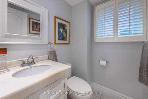 Photo 13 at 54 Embassy Drive, East Woodbridge, Vaughan
