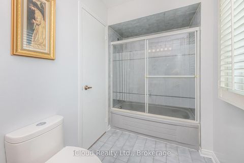 Photo 19 at 54 Embassy Drive, East Woodbridge, Vaughan