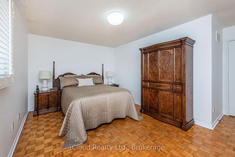 Photo 21 at 54 Embassy Drive, East Woodbridge, Vaughan