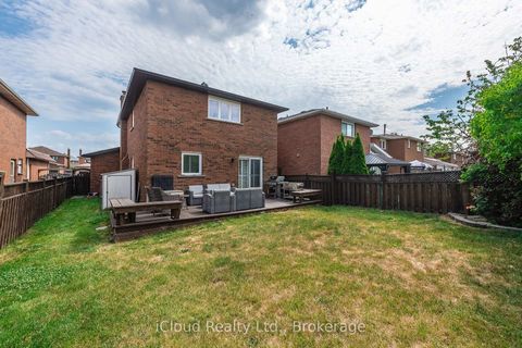 Photo 27 at 54 Embassy Drive, East Woodbridge, Vaughan