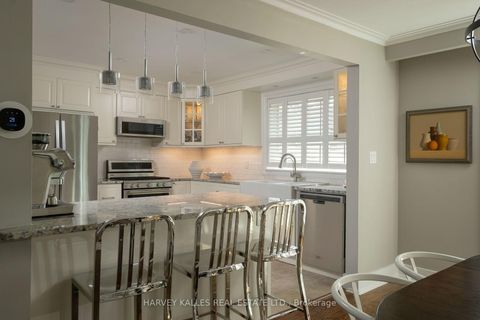 Photo 12 at 81 Summitcrest Drive, Richview, Toronto