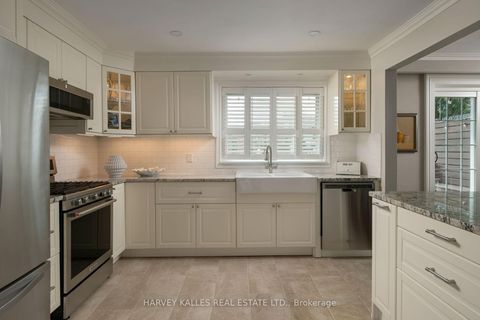 Photo 13 at 81 Summitcrest Drive, Richview, Toronto